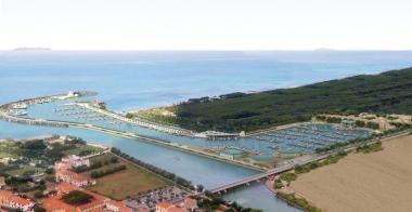 «No al nuovo porto. La foce del fiume è patrimonio di tutti»