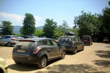 <b>COLLACCHIE.</b> Uno dei parcheggi tra le Marze e Fiumara 