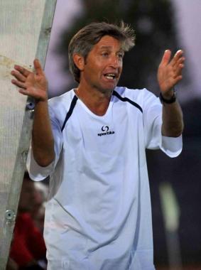 Il tecnico del Pontedera Marco Masi in Versilia ha avuto modo di verificare le condizioni atletiche della sua squadra colpevole di aver incassato tre reti  