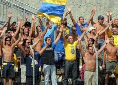 I tifosi della Carrarese contenti per la prova degli azzurri al Granillo, nonostante leliminazione dalla coppa 