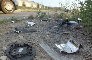 <b>INCIDENTE.</b> Sopra, detriti sul luogo dellimpatto. Sotto, la vittima Massimiliano Manetti 
