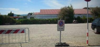 Parcheggio aperto e subito richiuso
