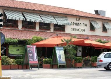 <b>LOCALE. </b>Lingresso della Capannina 