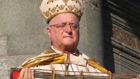 Il vescovo Gastoni Simoni