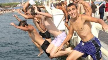 <b>ANTI ASTE. </b>Il tuffo dei balneari a Forte