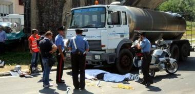 Il luogo dellincidente e a destra la vittima Roberto Iori    