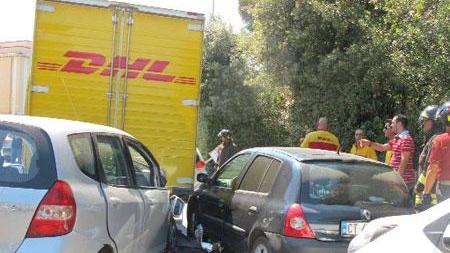 Scontro alla Rotonda d'Ardenza, anziana in ospedale