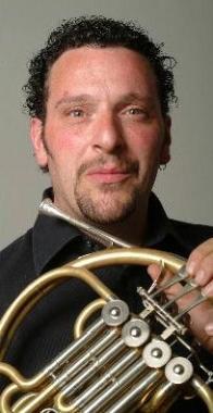 <b>DIRETTORE ARTISTICO </b>Il maestro Luca Benucci    