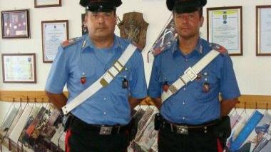 I militari dell’Arma con la droga posta sotto sequestro
