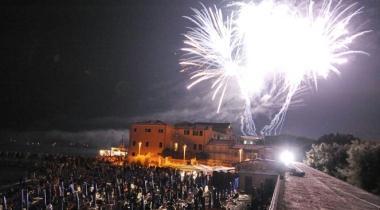 Lo spettacolo pirotecnico a Marina di Cecina  