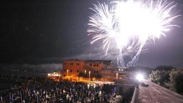 Lo spettacolo pirotecnico a Marina di Cecina