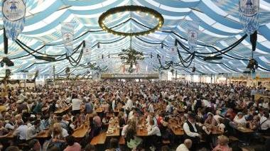 <b>BIRRA.</b> Tendone all’Oktoberfest di Monaco di Baviera