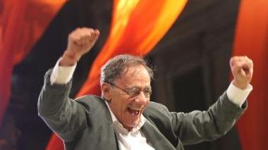 <b>AMORE E IMPEGNO.</b> Roberto Vecchioni stasera è alla Versiliana