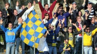 Gli ultrà della Carrarese dicono no alla tessera del tifoso