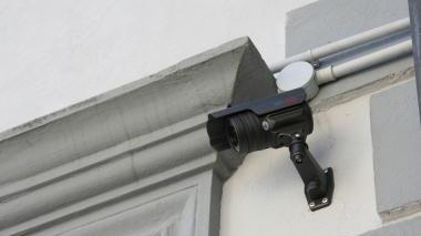 <b>RAID. </b>Sopra telecamere A destra l’ospedale
