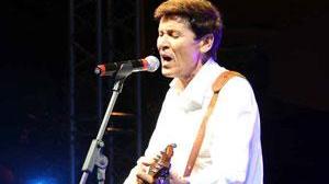 Fans in arrivo da tutta Italia per il mini-concerto di Morandi a Montepiano