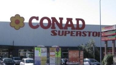 Il supermercato Conad ad Altopascio nel mirino della criminalità