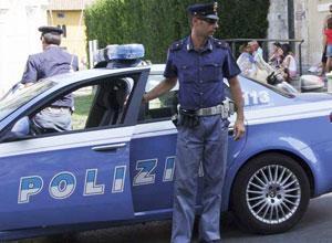 Borseggiano un turista in centro, arrestate le autrici