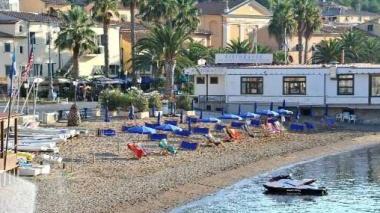 La spiaggia della Rossa a Porto Azzurro