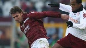 <b>MEDIANO</b> Paolo Zanetti sfugge al controllo di Mancini durante un match tra Torino e Roma