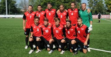 La formazione del Football Club Lucca 2011 nella prima uscita con il Pelli S. Croce (Vip) 