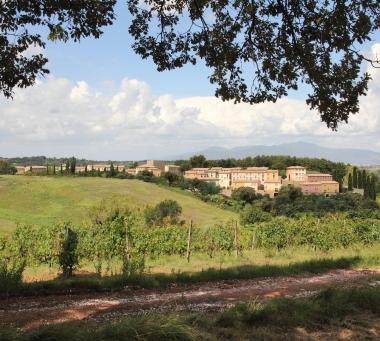 Un borgo dietro Villa San Marco