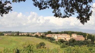 Un borgo dietro Villa San Marco