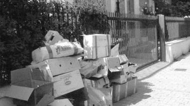 <b>INCIVILTÀ.</b> Una discarica abusiva a Forte dei Marmi