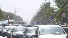 <b>TRAFFICO.</b> Macchine in fila sul lungomare