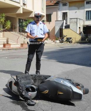 Grave scooterista di 37 anni