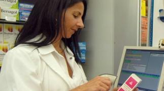 Farmacista al lavoro