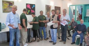 Il sindaco di Calci Bruno Possenti (primo a sinistra e i partecipanti alla gara     