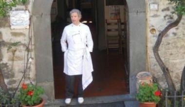 Innocenti allingresso della trattoria Da Fagiolino  