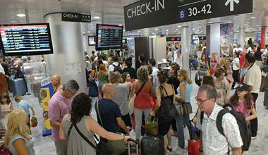 Annullato il volo Pisa-New York, disagi per i passeggeri