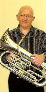 <b>DIRIGE </b>Steven Mead  