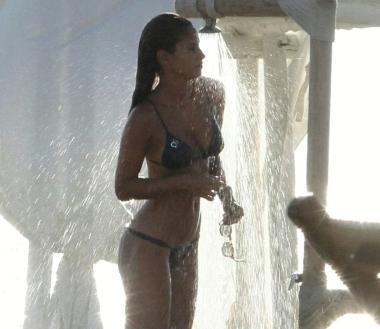 Camila Morais al Beach club di Cinquale 