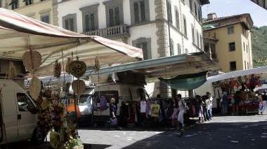 La crisi si fa sentire al mercato di Pescia