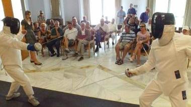 <b>SCHERMA</b> Un momento della esibizione per non vedenti