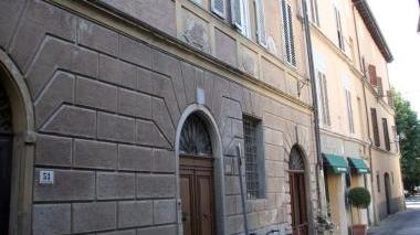 <b>POLEMICA.</b> La casa di via IV novembre che è stata affittata dalla parrocchia al vicesindaco