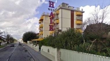 Una delle strutture che ha chiesto di essere svincolata a Marina di Pietrasanta