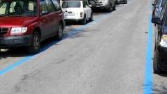 <strong>STALLI BLU.</strong> Auto parcheggiate a Lido di Camaiore