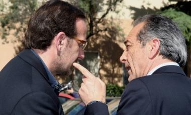 Sopra lassessore Nencini mentre discute con lassessore Milone 
