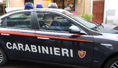Arrestato dai carabinieri mentre ruba uno scooter sul Romito