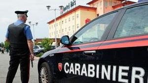 "Questa è la mia zona di elemosina": minaccia altri clochard, arrestato