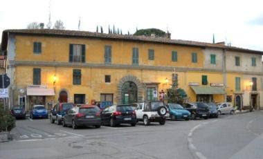 Piazza Amilcare Donnini a Ponte a Cappiano 