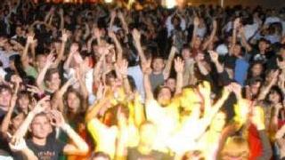 In migliaia al Tuscany beach party