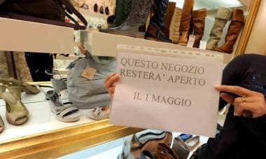 Un cartello di apertura anche per il 1º maggio