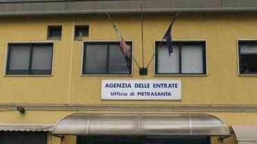 <b>CONTROLLI.</b> La sede delle entrate e, in alto, l’Rta Corallo