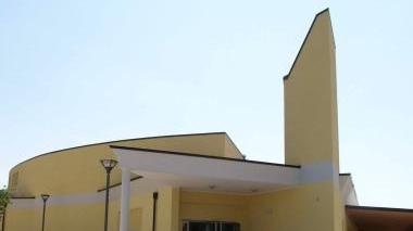 Le scuole materne di Lido (in alto) e di Capezzano Pianore