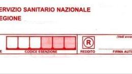 In alto: la zona della ricetta rossa dove va scritto il codice del reddito o della esenzione